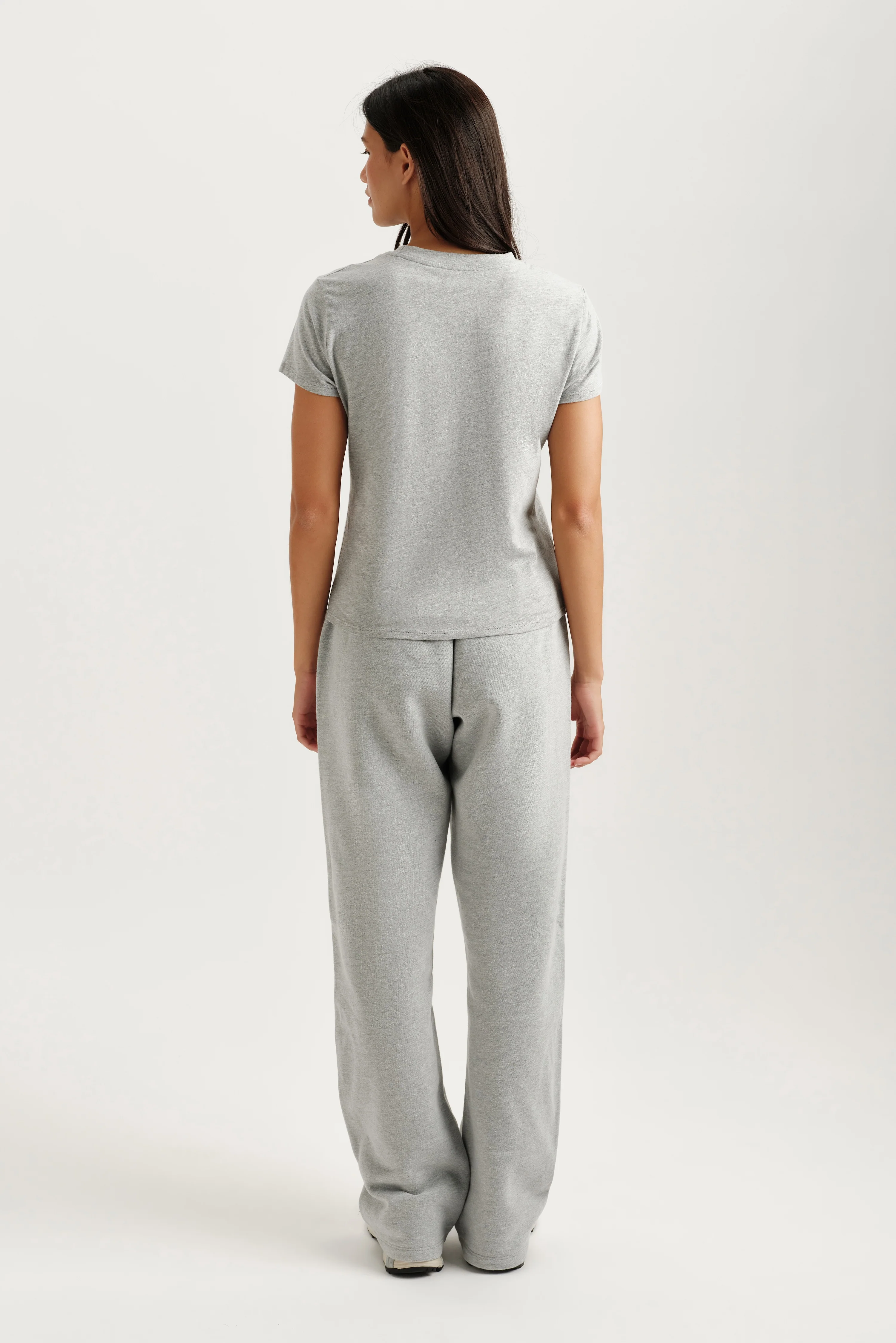 CLASSIC COTTON DAILY STAPLE POCKET TEE - FOG HEATHER GREY - Image 4