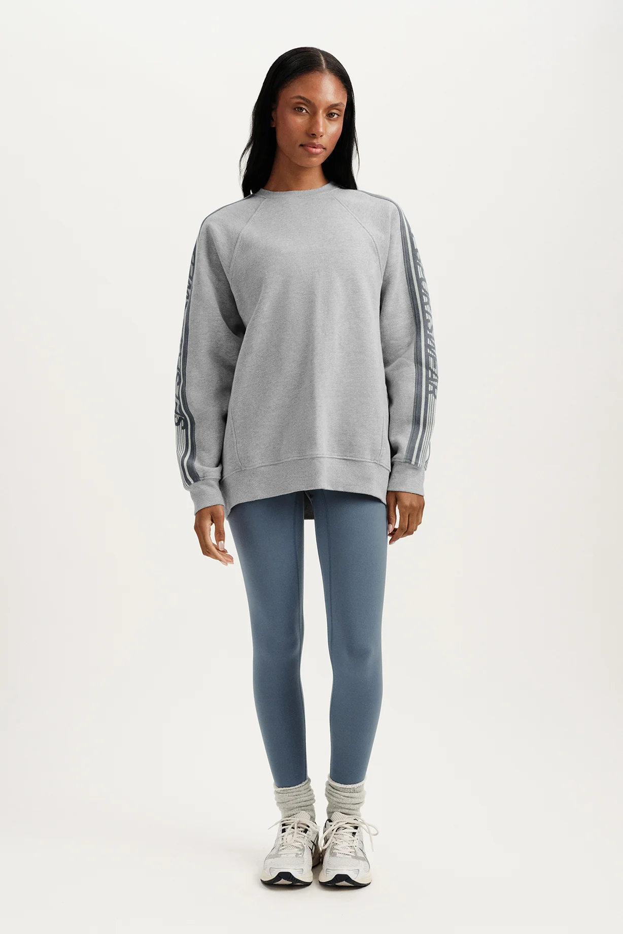 MIDWEIGHT SWEATS STAPLE PANELED CREWNECK - IRON HEATHER GREY/ZUMA - Image 3