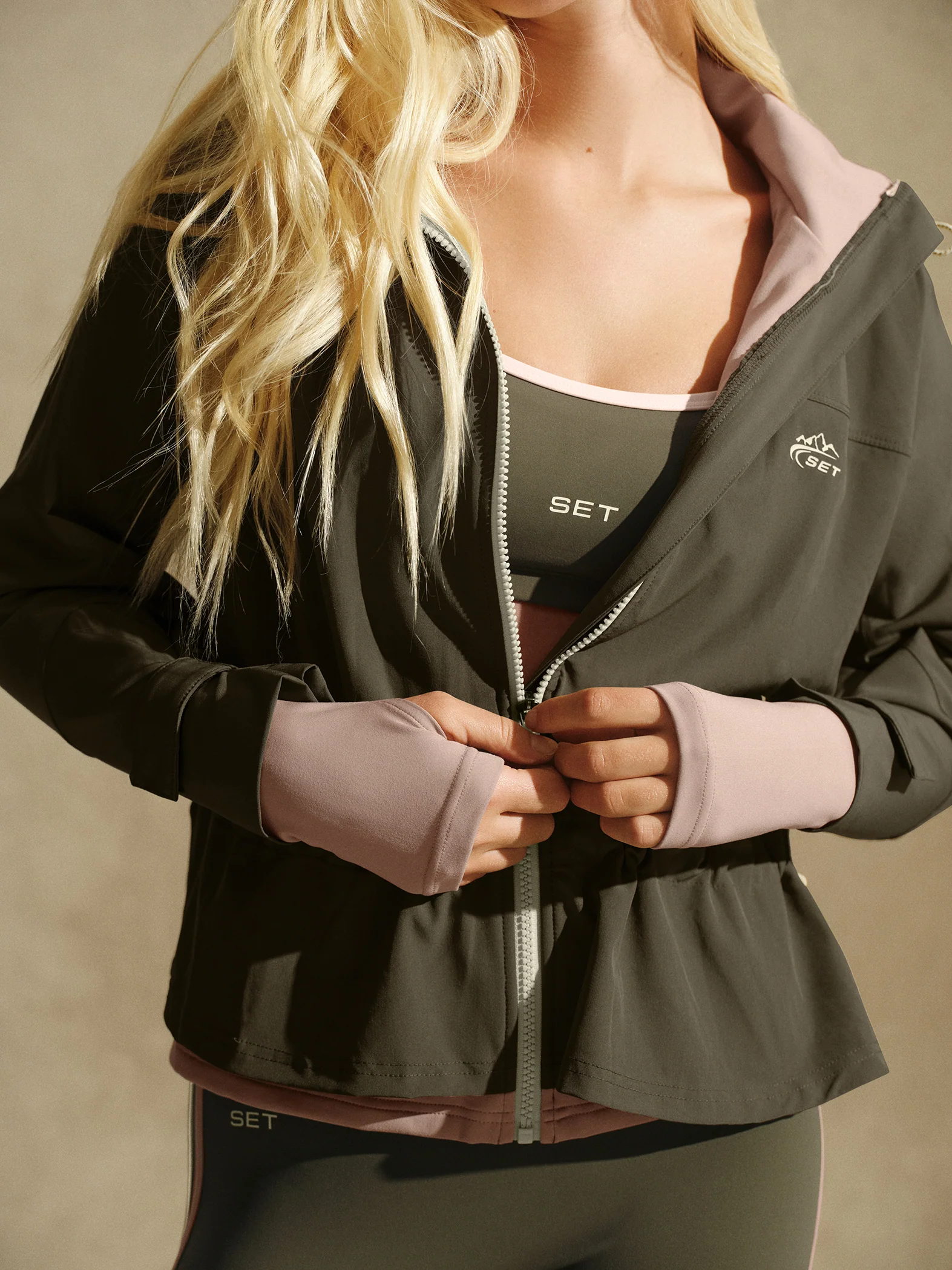 NYLON DUET CINCHED WINDBREAKER - SEDONA - Image 4