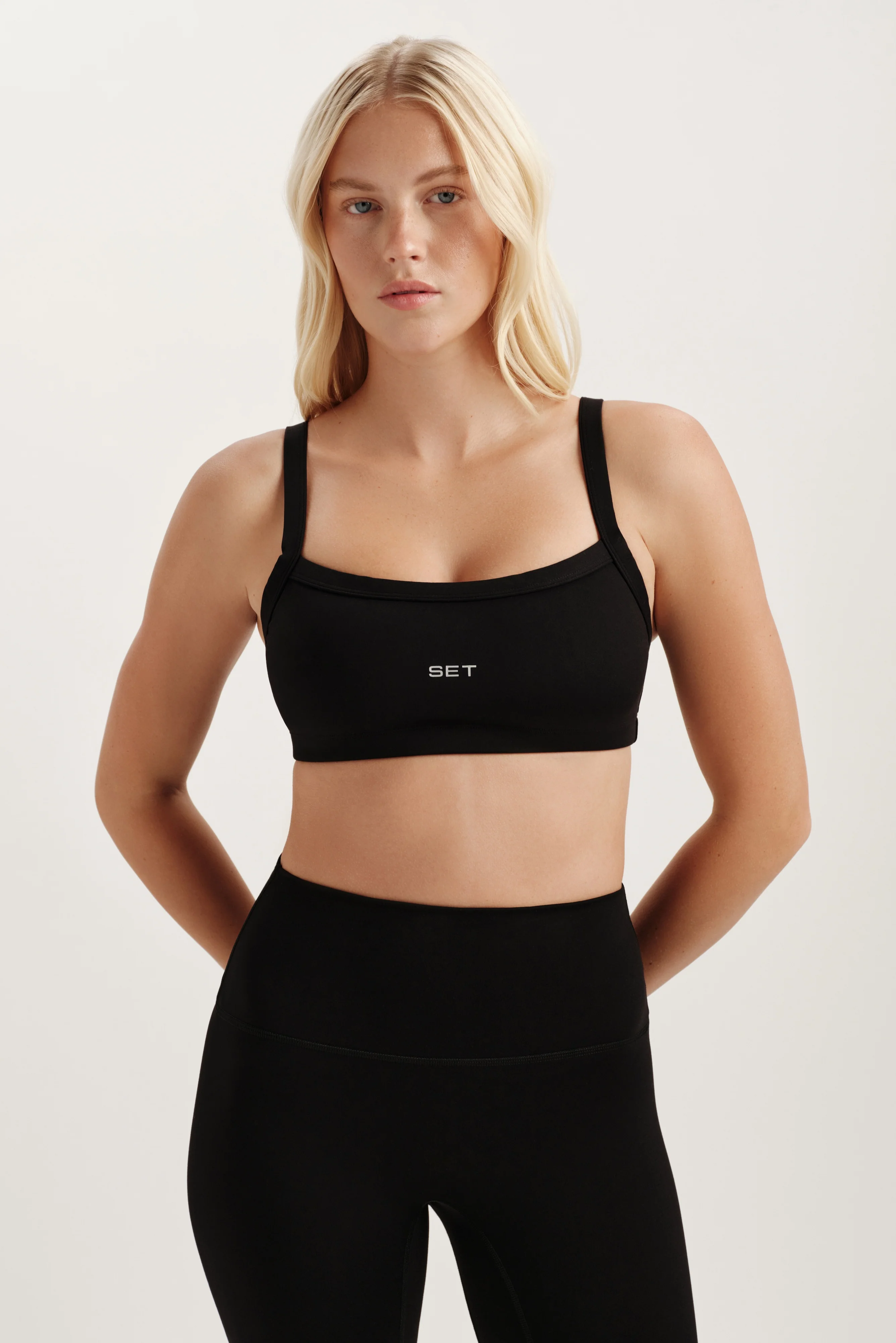 SPORTBODY® SPORTY SCOOP BRA - ONYX