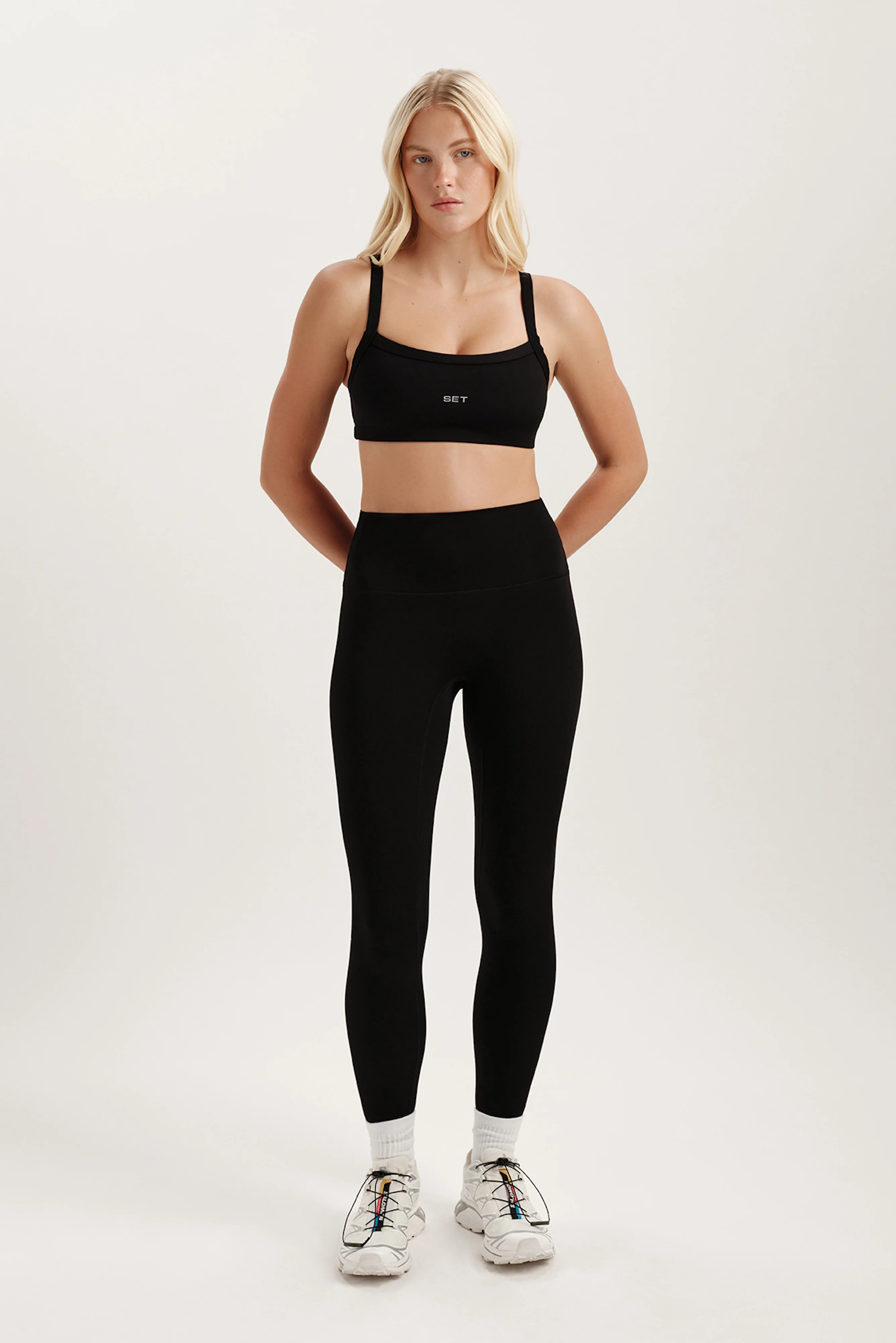 SPORTBODY® SPORTY SCOOP BRA - ONYX - Image 3
